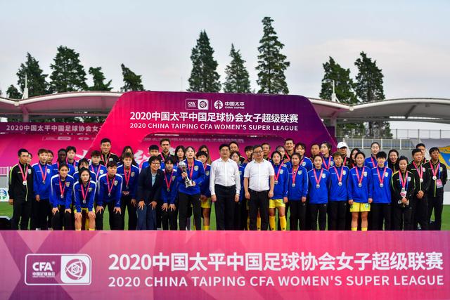 砸烂上百把球拍的穆泰：我不明白为什么有人在输球后，还笑得出来